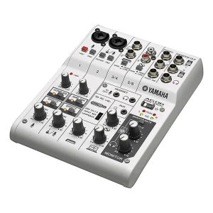 YAMAHA AG06 - микшерный пульт, 2 мик./лин. вх., 2 стер., 1 AUX, D-PRE предусилители, USB Audio, DSP